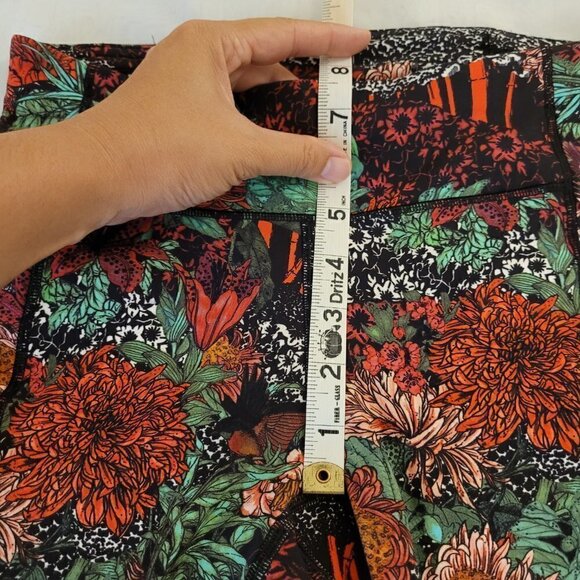Lululemon Speed Up Tight *Full-On Luxtreme 28" Zen Garden Multi Leggings size 4 - Picture 15 of 16